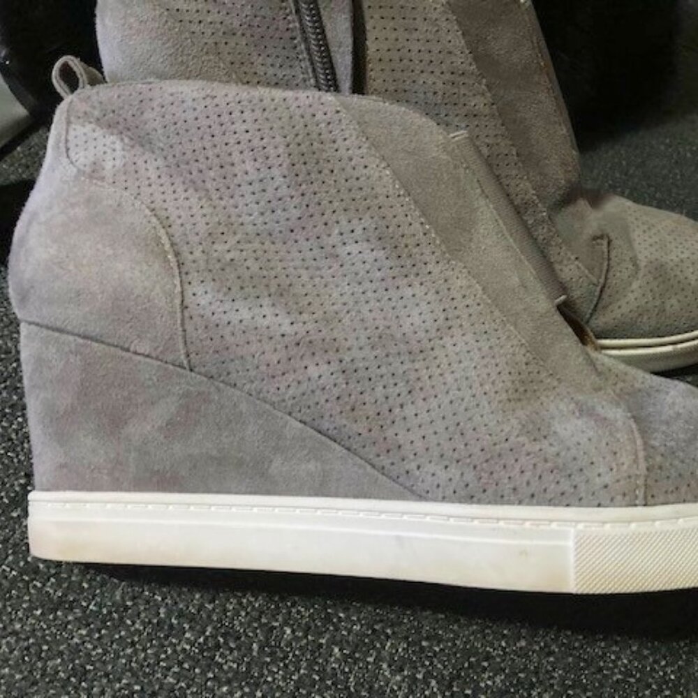 Linea Paolo‎ Womens Suede Side Zip Felicia Wedge Heel Sneakers, Gray (Size 8.5)